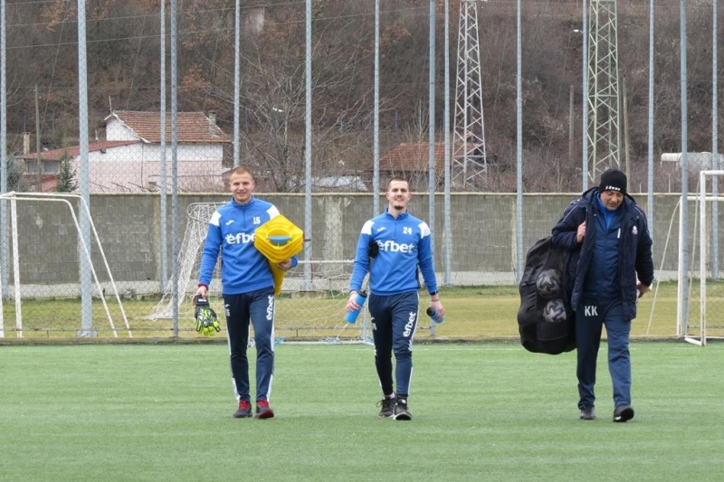 С чартърен полет от Пловдив отборът на Монтана потегли в