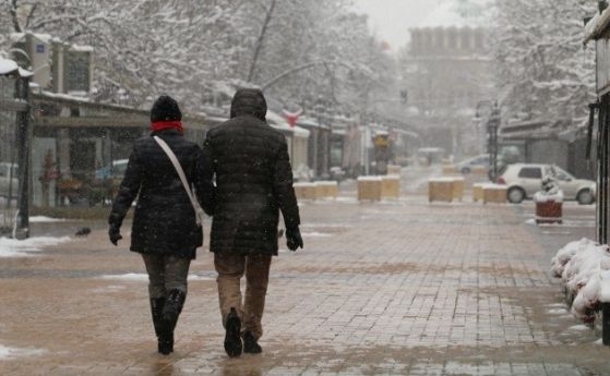 Днес ще бъде предимно облачно Над Западна и Централна България