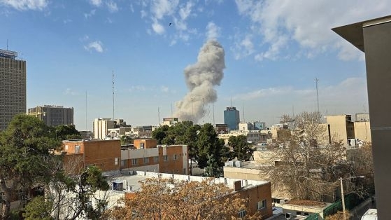 САЩ нанесоха нови удари по военен обект в Иран, Техеран отвърна с обстрел на американски бази