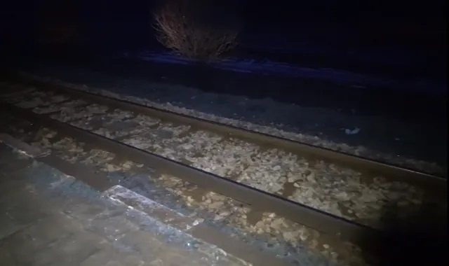 Опасен перон на ЖП спирка в монтанско село застрашава живота