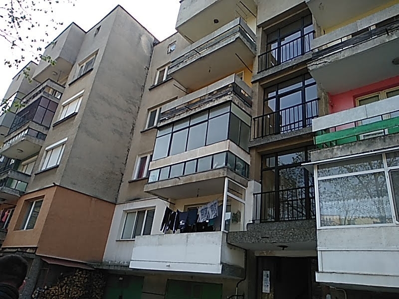 За без пари! ЧСИ обяви на търг тристаен апартамент във Видин /снимки/