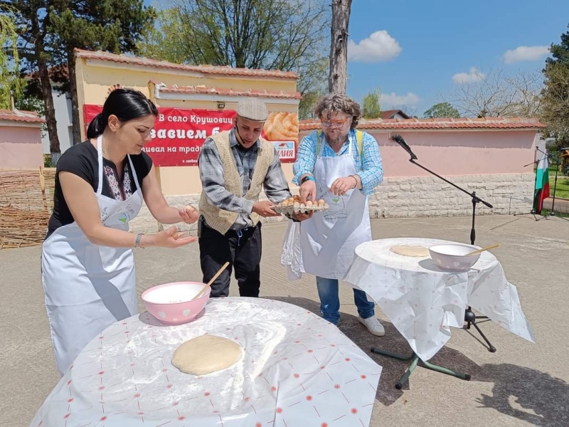Интервю на Валя Берчева по повод Фестивала на баницата в Крушовица /снимки/