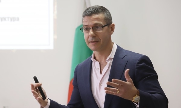 Генералният директор на БНР Андон Балтаков хвърли оставка по лични