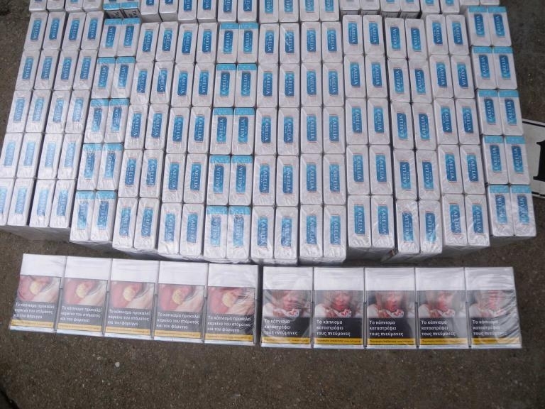 Карловски полицаи задържаха 69 годишен мъж в чийто микробус открили множество кутии