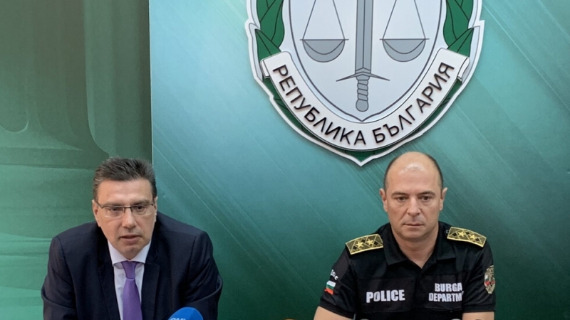 След акцията в Бургас: Прокуратурата ще повдигне обвинения на четирима от задържаните