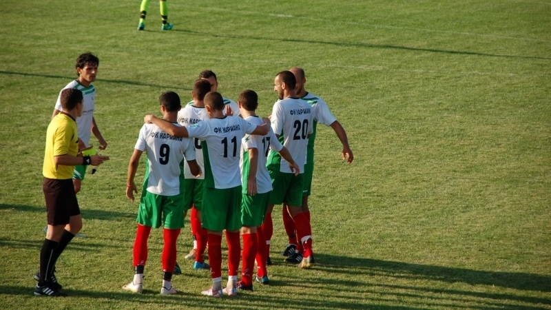 Отборът на Кариана запази лидерската си позиция след като разгроми