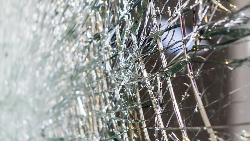 17 души загинаха при катастрофа между автобус и камион за