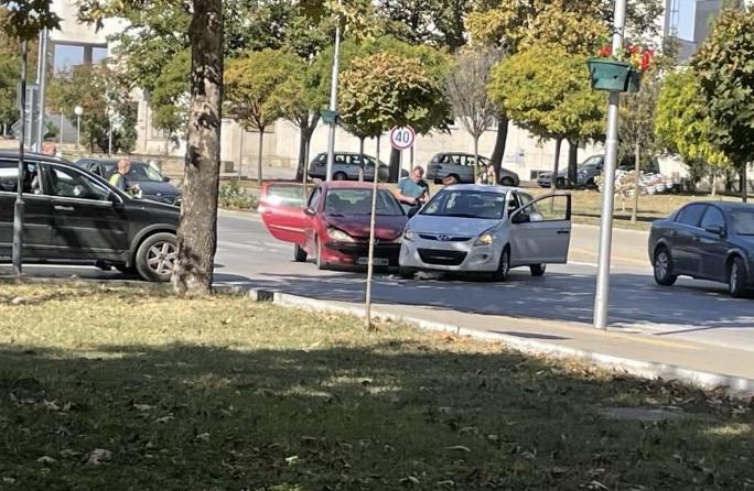 Пътният инцидент е станал около 13 часа на кръстовището при