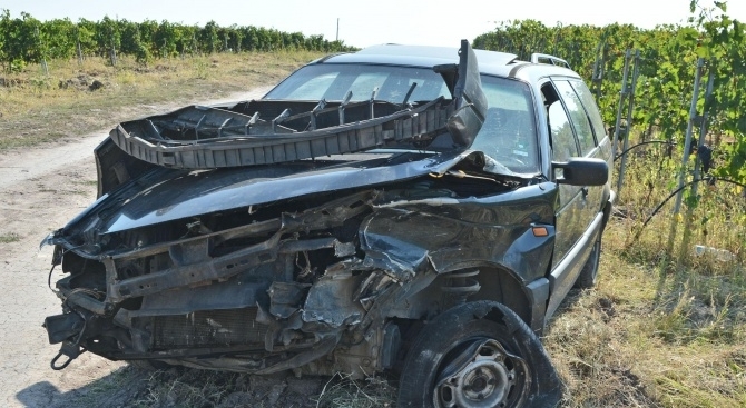 Два автомобила марка Фолксваген катастрофираха преди хасковските Минерални бани Инцидентът