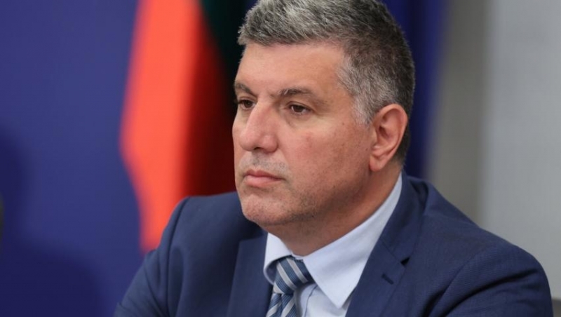 Министър Цеков обеща ремонт на обходните пътища след пускането на Е-79 между Мездра и Ботевград