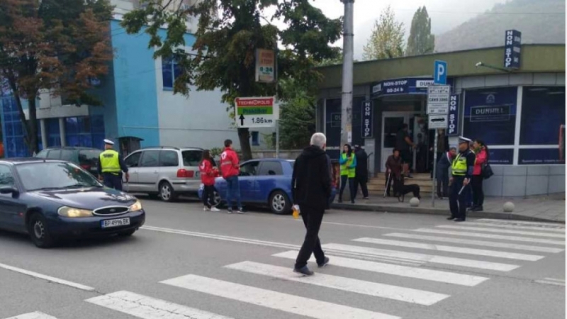 С информационна кампания община Враца и доброволци от Български червен