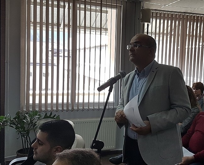 Момчил Младенов смути обстановката на редовното заседание на местния парламент