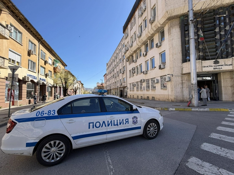 Под засилена полицейска охрана: 130 000 бюлетини пристигнаха във Враца за вота на 19 април /снимки/