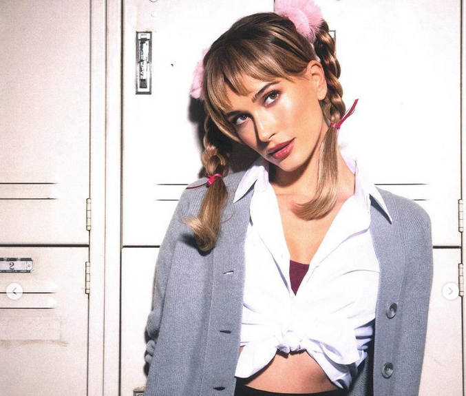 Супермоделът Хейли Бийбър и бельото на Victoria 39 s Secret звучи