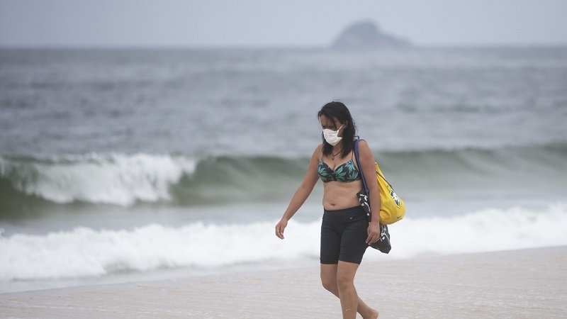 Испания официализира вчера задължителното носене на маски на цялата си