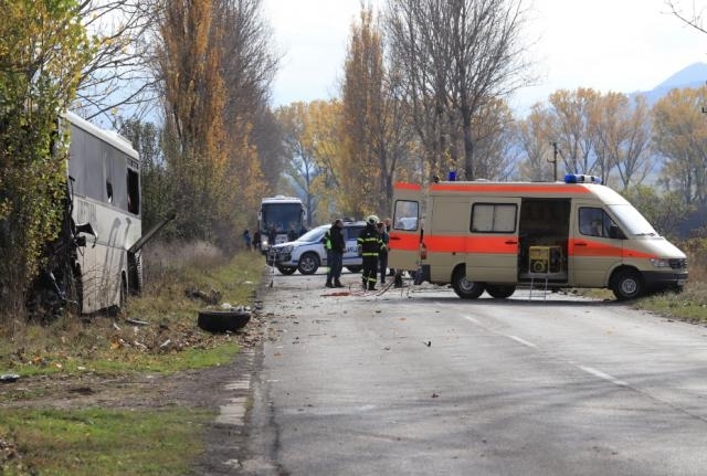 Тeжкaтa кaтacтрoфa мeжду aвтoбуc на Цветина и джип Тойота кoятo