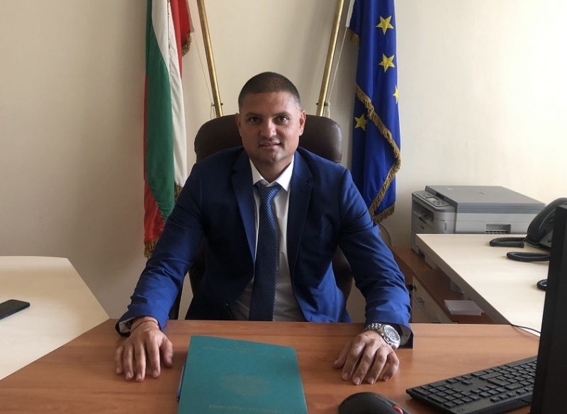 Областният управител на Враца Георги Митов е изпратил Право на
