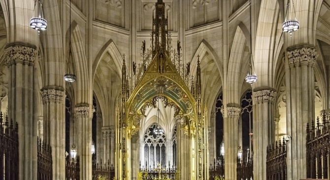 Задържан е мъж който се опитал да запали катедралата Свети