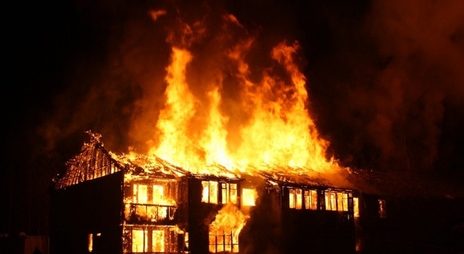 От полицията потвърдиха новината на агенция BulNews за запалените къщи