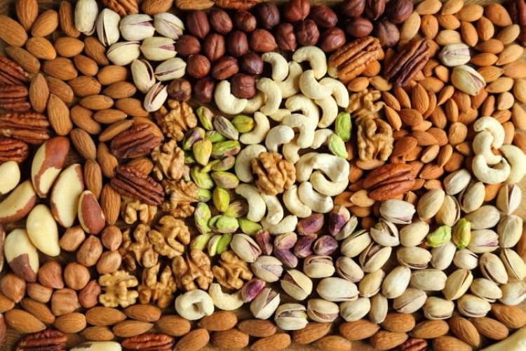 Комбинацията от тези фактори формира недостиг на полезни и излишък