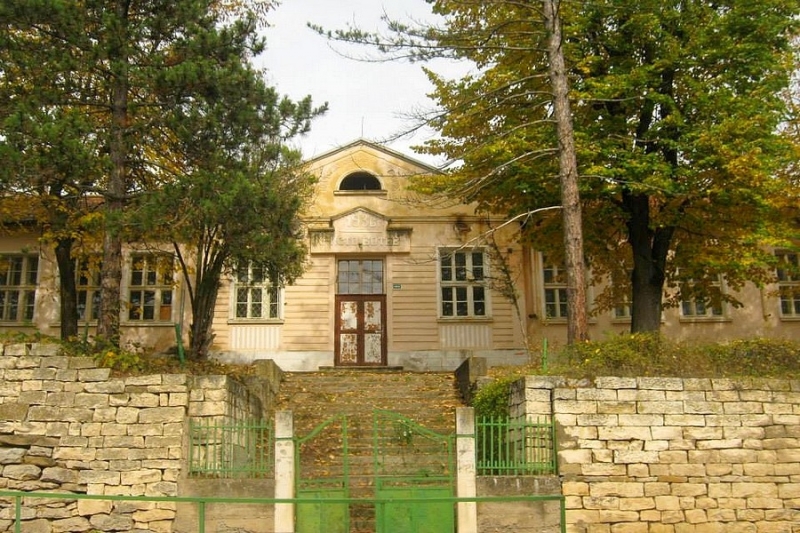 Закритото начално училище „Христо Ботев” във врачанското село Горно Пещене