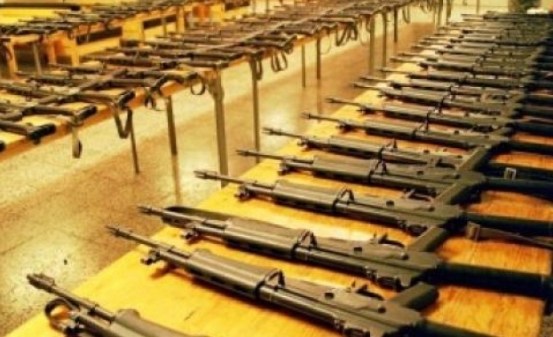 Европейски полицейски служби разбиха международна мрежа за контрабанда на оръжие