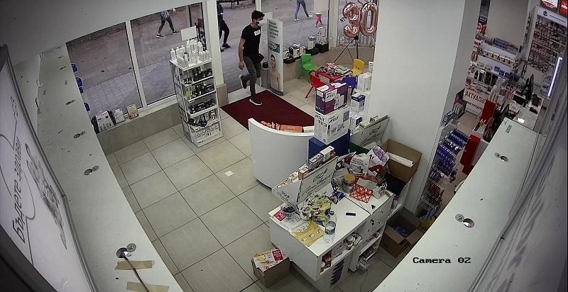 В Пазарджик задържаха чужденци, извършили серия кражби от аптеки, съобщиха