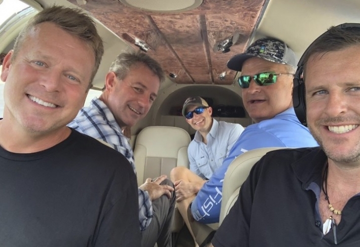 Петима чужденци сред които и пилотът загинаха при падане на