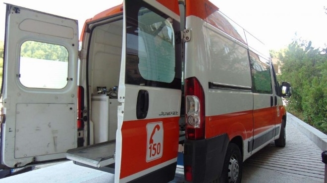 Млад мъж е бит с дървена бухалка от 26 годишен мъж