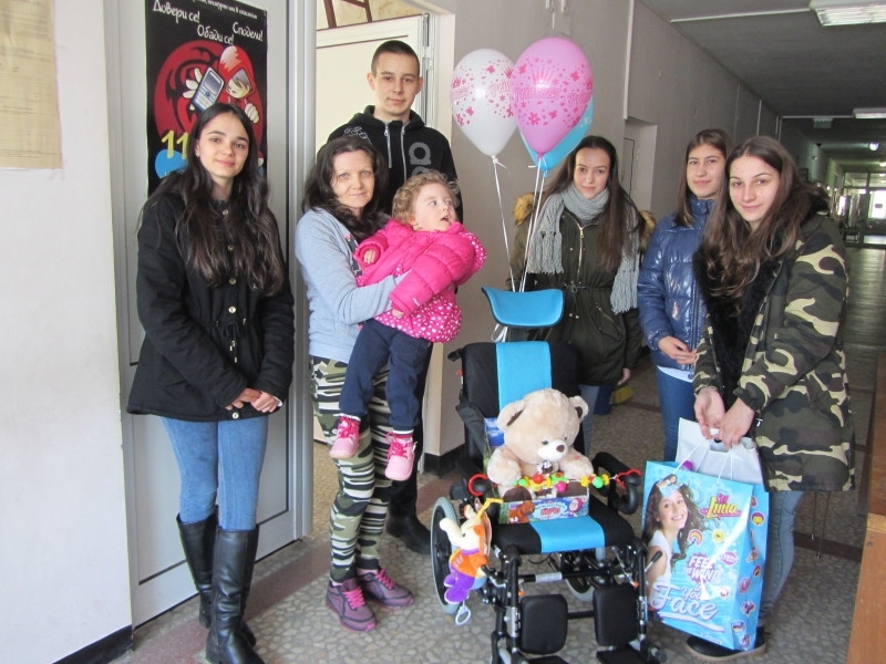 3 годишната Габриела от Берковица която е с детска церебрална парализа