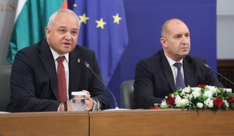 Демерджиев: Полети на Пеевски са платени с отклонени средства от поръчки за мантинели /снимки/