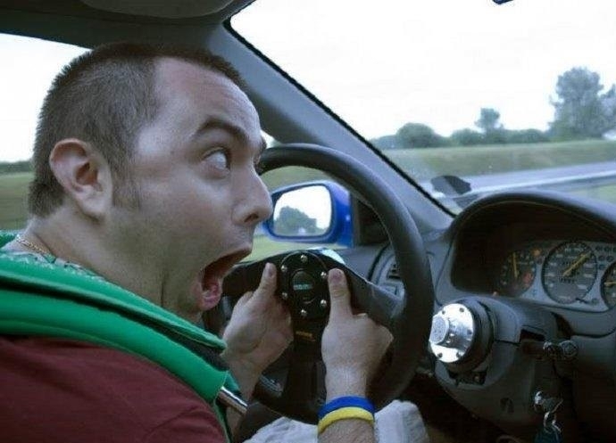 Опасен шофьор са заловили полицаите в козлодуйското село Гложене съобщиха