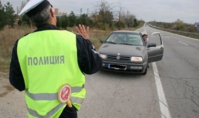 Служители на реда са хванали неправоспособен да управлява нередовна кола