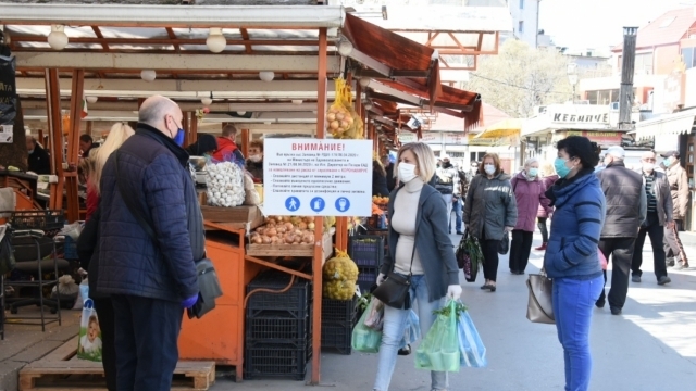 Пазарите и цветните борси в страната отново отварят врати предава