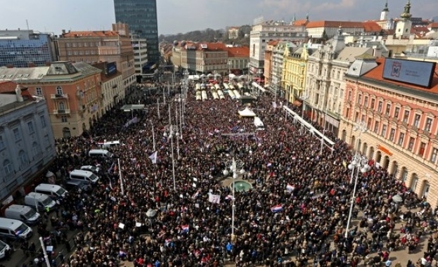 Хървати от различни градове в областта Далмация се събраха в