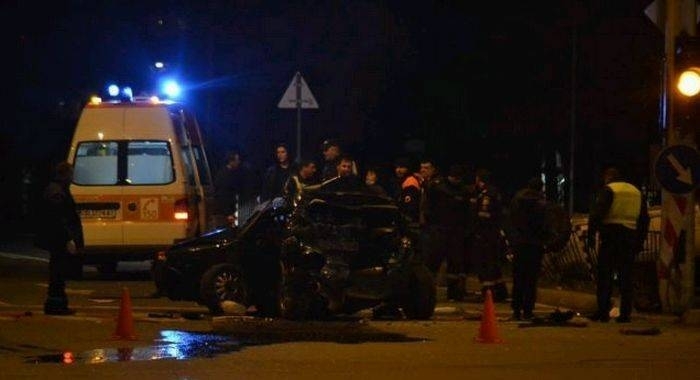 Мъж загина а друг е с опасност за живота след