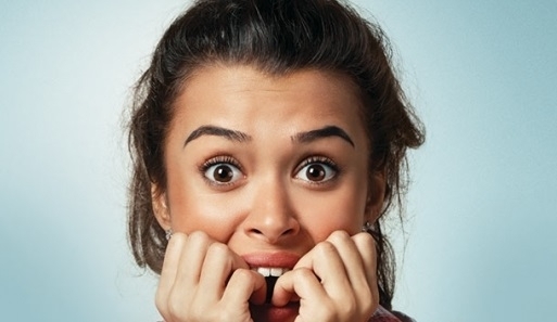 2674 пъти средно на ден млад човек пипа телефона си