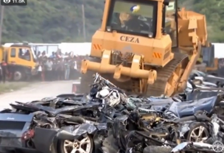 Скандалният президент на Филипините Родриго Дутерте отново събра погледите на