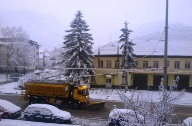 Снежната покривка на територията на община Враца стига до 20