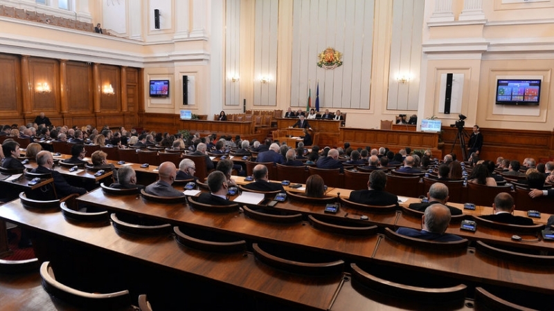 Парламентът преодоля ветото на президента Румен Радев върху закона за