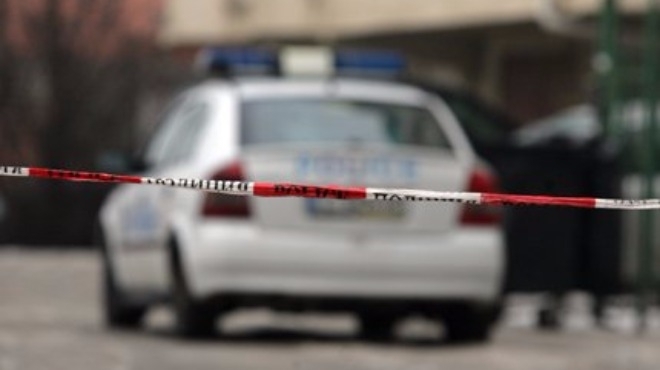 Мъж на около 60 години е скочил от блока в