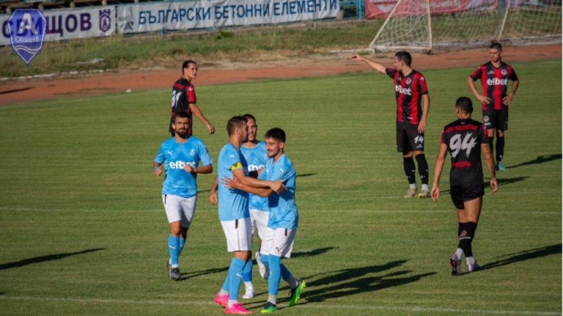 Локомотив Мездра  загуби като гост с 2 3 от  Академик Свищов в среща от