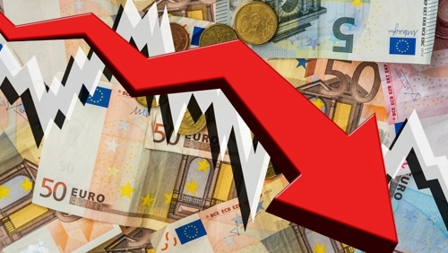 Доларът се търгува във вторник без значима динамика но все