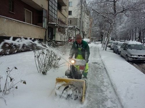 Усложнена е зимната обстановка на територията на община Враца Жълт