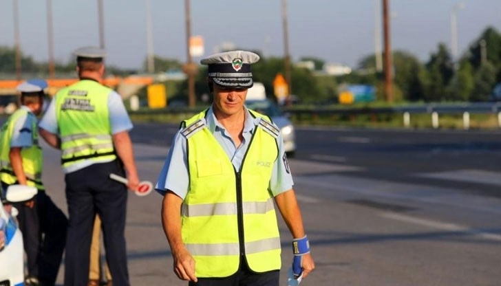 Във Враца почерня от полиция, хванаха куп нарушители