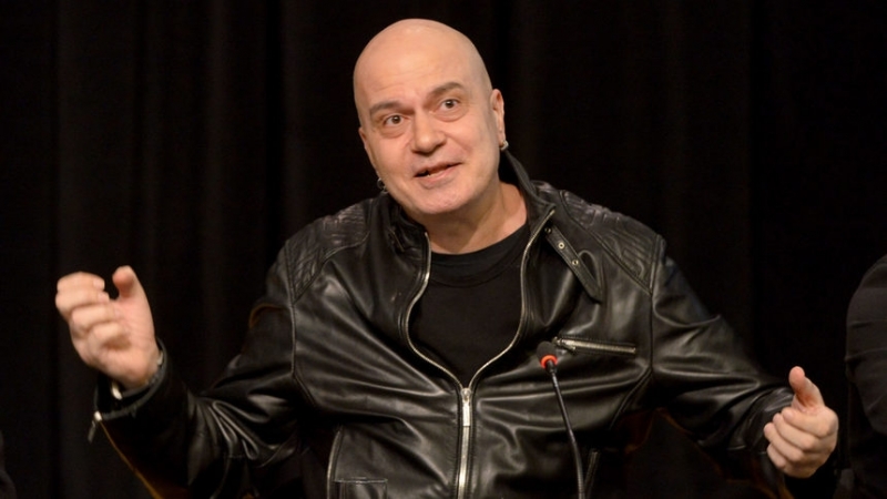 На 5 октомври шоуменът Слави Трифонов учредява партията си Няма