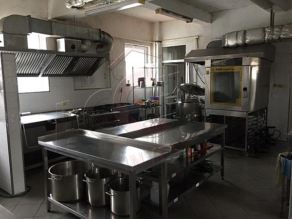 Частен съдебен изпълнител обяви на търг голям сладкарски цех във