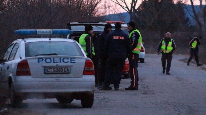 Ченгета са преследвали бракониери с незаконни дърва в Монтанско съобщиха