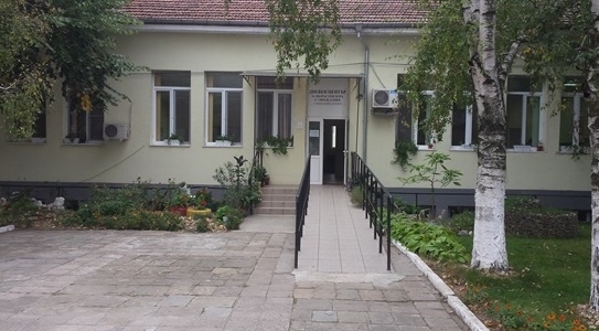 Абсурдно! Дневният център за възрастни хора в Хърлец продължава работа, въпреки извънредното положение