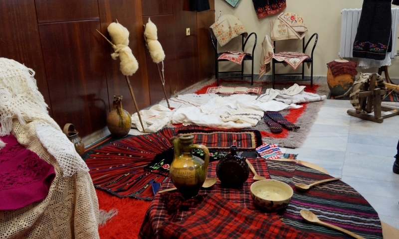 Днес бе открита етнографска изложба От златните ръце на мездренчанката